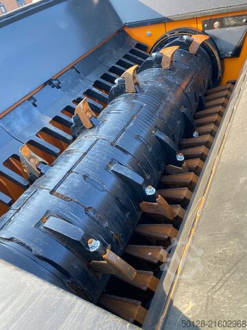 Einwellenzerkleinerer Doppstadt DW2560 Büffel - self drive - Magnet