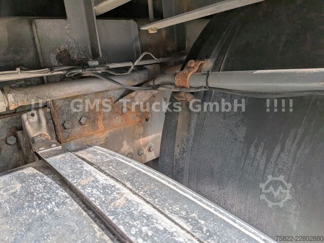 Flatbed truck VOLVO FM12-380 / 8X4 / 28m Hiab Kran / WINCH
