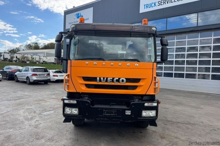 Tipper truck IVECO Trakker 410 6x4 Moser