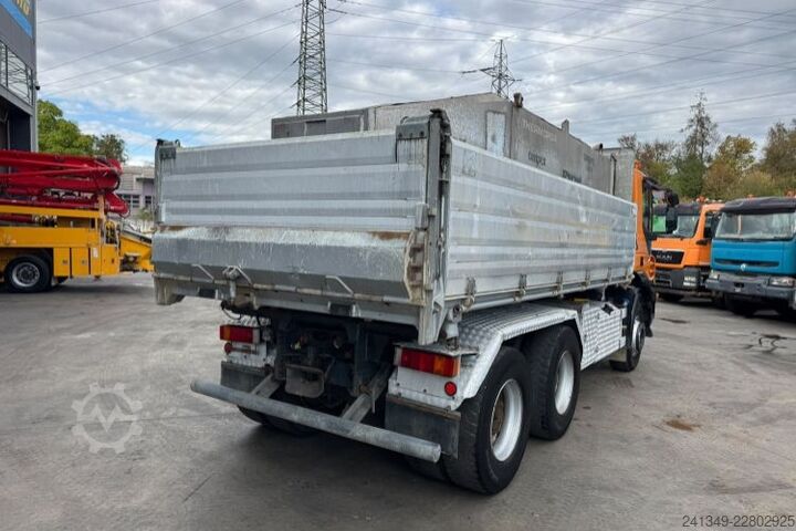 Tipper truck IVECO Trakker 410 6x4 Moser