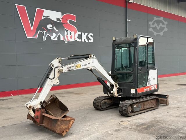 Mini excavator BOBCAT X 325 Gummikette/Tiefenlöffel/Grabenlöffel 1999