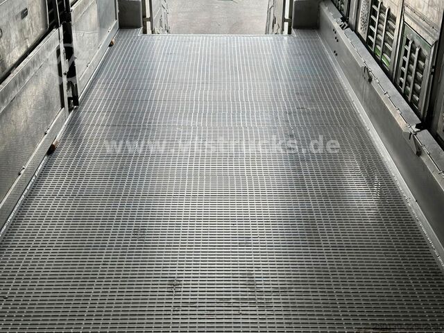 Horse transport trailer MENKE-JANZEN 3.Stock & Aggregat/Hubdach/BPW/54m²