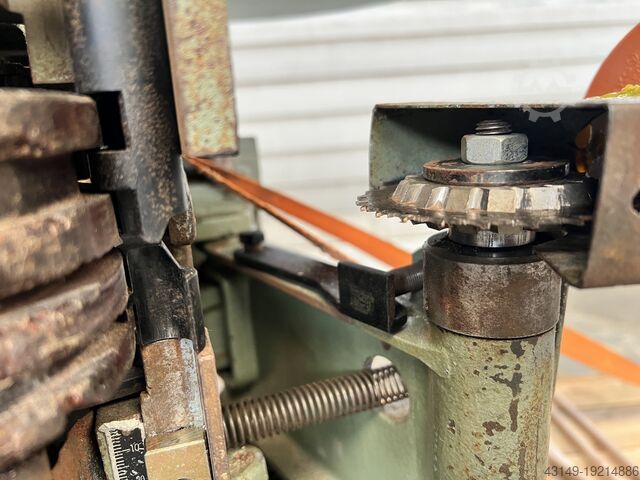 Dübelabläng- und Anfasmaschine Löser AA200