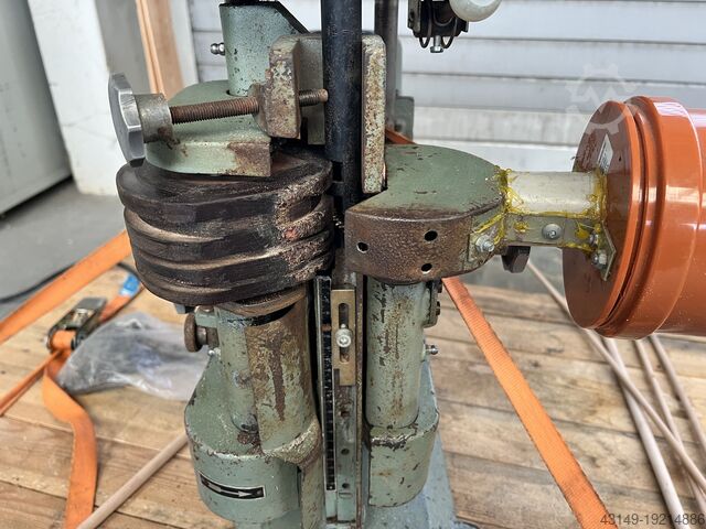 Dübelabläng- und Anfasmaschine Löser AA200