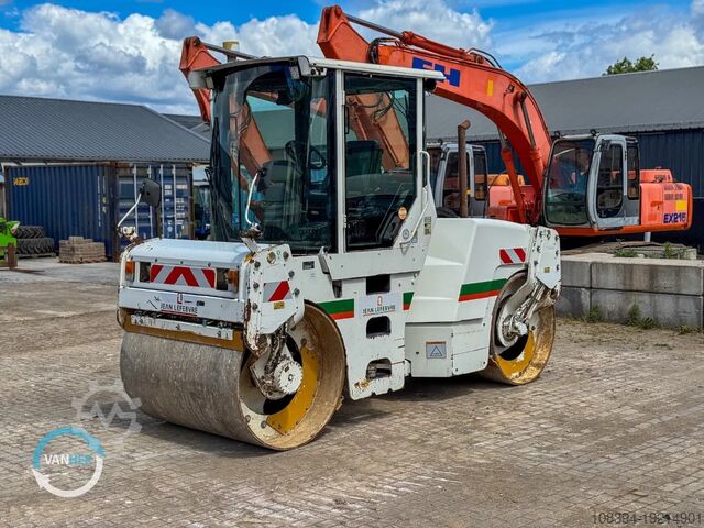 Tandem roller Caterpillar CB434D