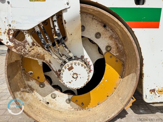 Tandem roller Caterpillar CB434D