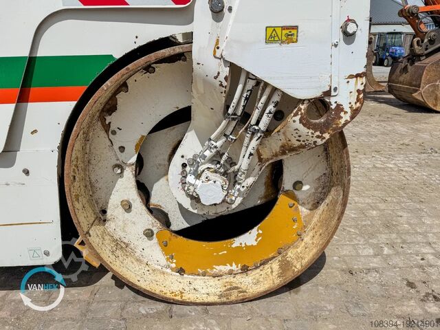 Tandem roller Caterpillar CB434D