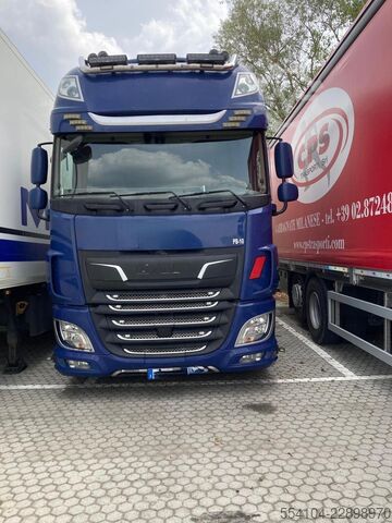 Standard tractor unit DAF XF 530