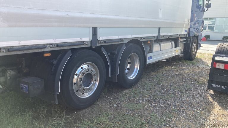 Standard tractor unit DAF XF 530