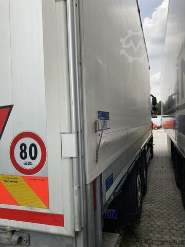 Standard tractor unit DAF XF 530