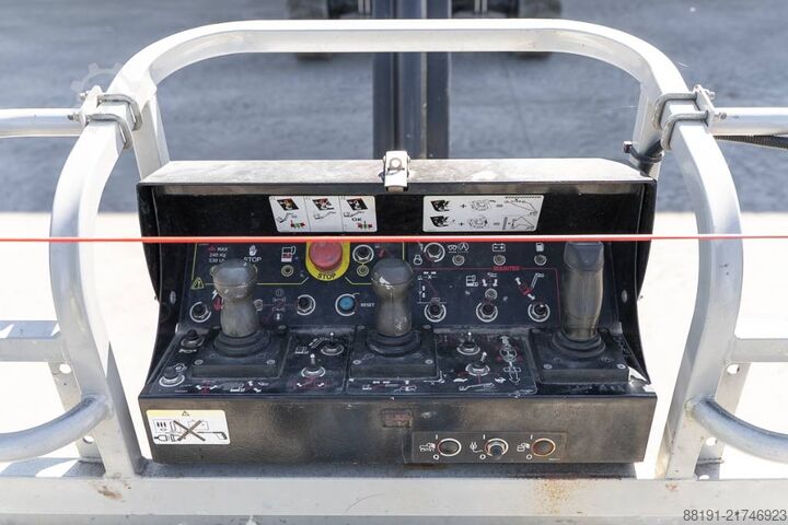 Telescopic boom lift Manitou 280 TJ