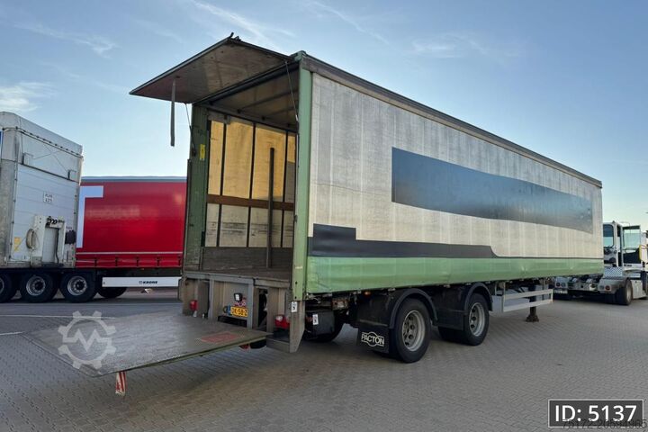 Sliding tarpaulins Pacton TBD.2 / DHOLLANDIA 2500kg / Steering axle