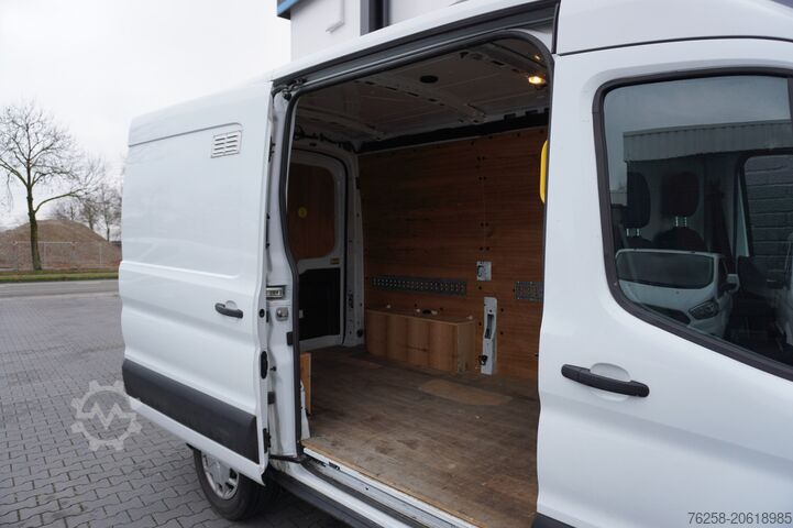Delivery van Ford Transit 2.0 TDCI 130PK L2H2 EURO 6 - A/C climat...
