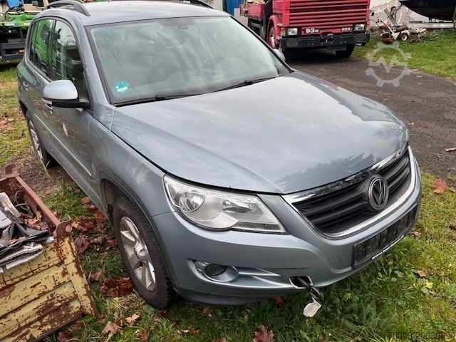 Pick-up VOLKSWAGEN Tiguan Track & Field 4Motion - MOTORSCHADEN -