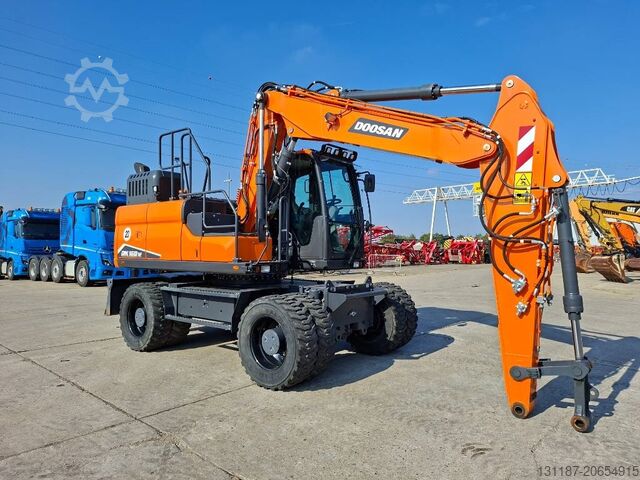 Wheel excavator Doosan DX160W-7