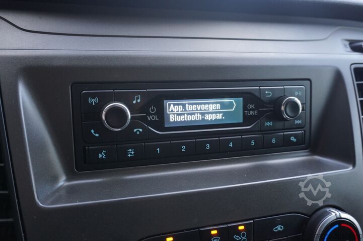 Delivery van Ford Transit Custom 2.0 TDCI 130PK L2 EURO 6 - Airco...