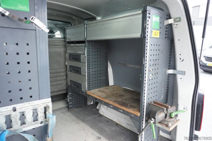 Delivery van double cab Volkswagen Transporter 2.0 TDI 150PK EURO 6 AUTOMAAT Dubbe...