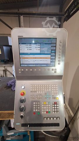 Vertikales Bearbeitungszentrum DMG DMC 1035V