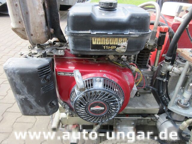 Road markings Graco LineLazer Zebra 5000 Viscount Airless