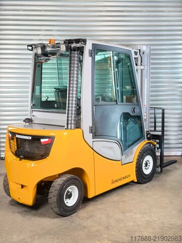 Diesel front loader Jungheinrich DFG 320 - Service Neu - nur 3958 Std. - KUBOTA