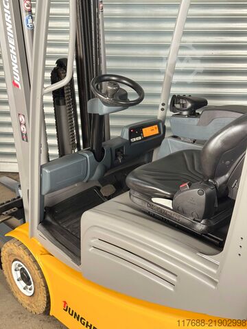 Electric 3-wheeler Jungheinrich EFG 215 - Service Neu - nur 2778 Std. Batterie 87%