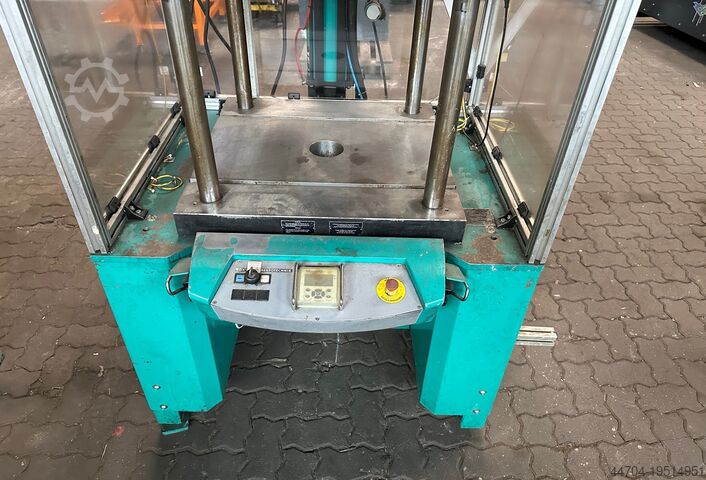 Pneumatic press Tox Pressotechnik MAG 008