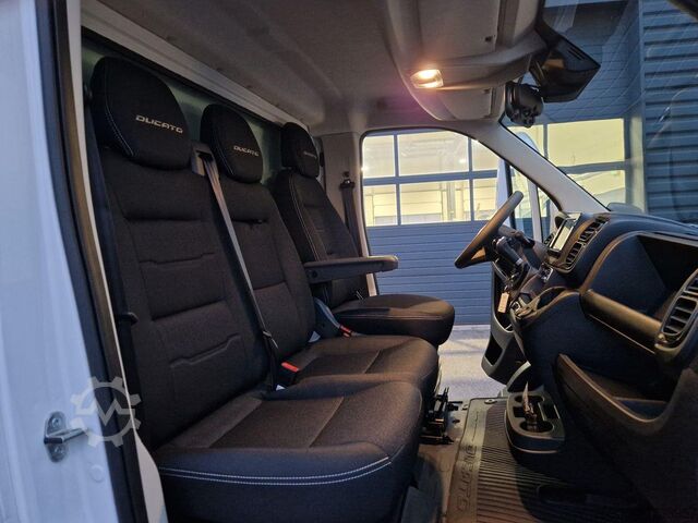 Hoher und langer Kastenwagen Fiat Ducato