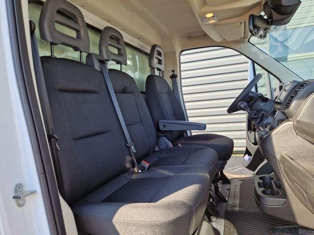 Hoher und langer Kastenwagen Fiat Ducato