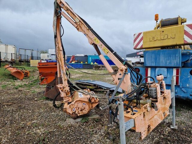 Pritschenwagen Mercedes Unimog