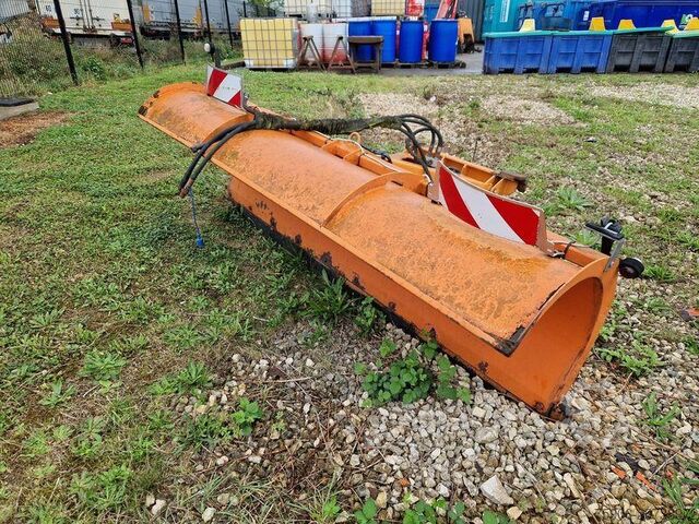 Pritschenwagen Mercedes Unimog