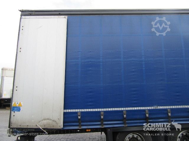 Auflieger mit Pritsche & Plane Schmitz Cargobull Curtainsider Mega Getränke