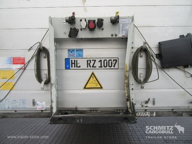 Auflieger mit Pritsche & Plane Schmitz Cargobull Curtainsider Mega Getränke