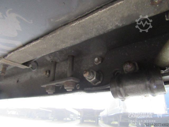 Auflieger mit Pritsche & Plane Schmitz Cargobull Curtainsider Mega Getränke