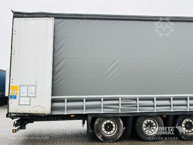 Auflieger mit Pritsche & Plane Schmitz Cargobull Curtainsider Mega Getränke