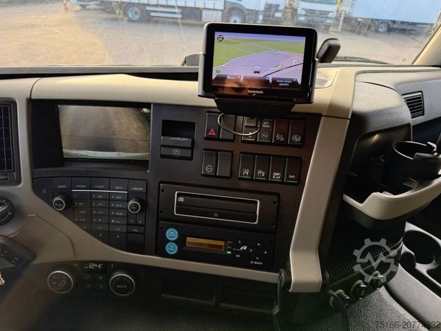 Kühlkoffer-LKW VOLVO FM 370 Kühlkoffer 7,80 m LBW 2 T*THERMOKING