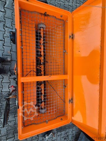 Kehrmaschine SCHMIDT Swingo Compact 200+ Winterdienst Klima