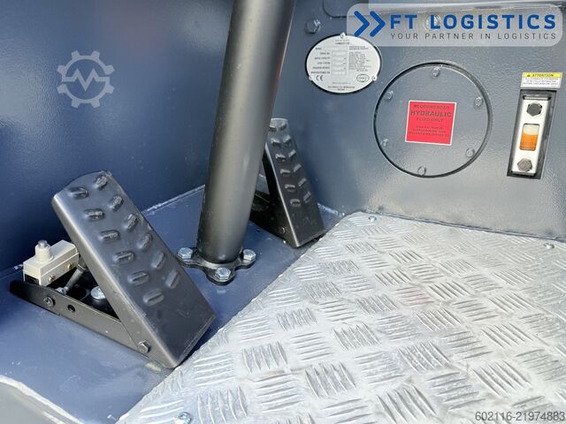 4-way forklift Combilift CB2500 GAS TRIPLEX 4900 FORK POSITIONER