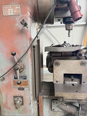 Universal Milling Machine INDEX SV4