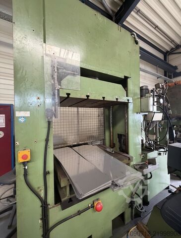 Hydraulic press JKM Kindsmüller UPS 100 E – 110 tons JKM UPS100E