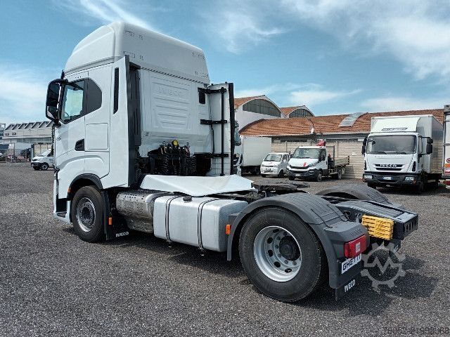 Standard tractor unit IVECO AS440S48T/P