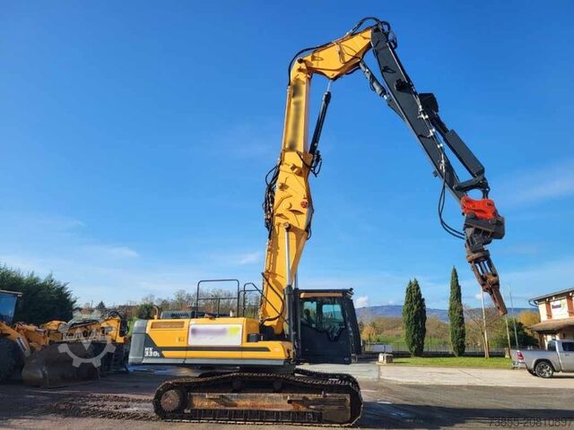 Abbruchbagger Hyundai HX330L with demolition boom, standard boom & shear