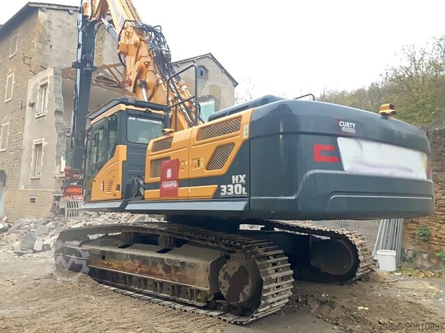 Abbruchbagger Hyundai HX330L with demolition boom, standard boom & shear
