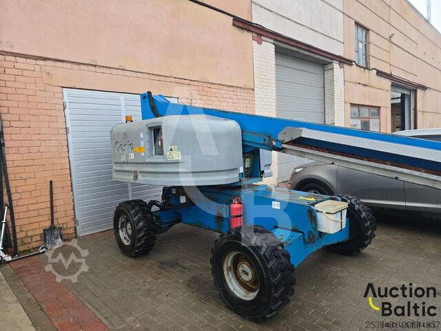 Gelenkteleskoparbeitsbühne Genie S 45