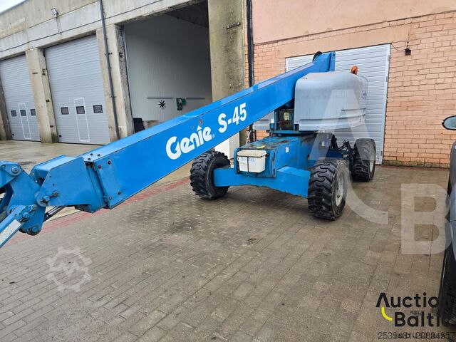 Gelenkteleskoparbeitsbühne Genie S 45