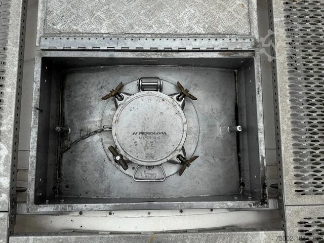 Tankcontainer Singamas 20FT ISO, 26.000L/1-COMP/3 BAFFELS/3 manholes, ...