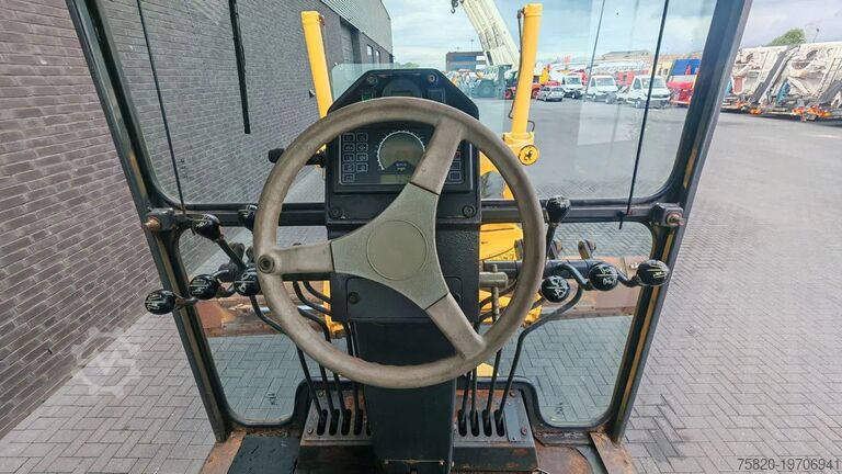 Grader New Holland RG 200 B MOTORGRADER + RIPPER FROM 2012 HOURS 4237