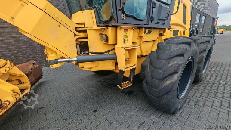 Grader New Holland RG 200 B MOTORGRADER + RIPPER FROM 2012 HOURS 4237