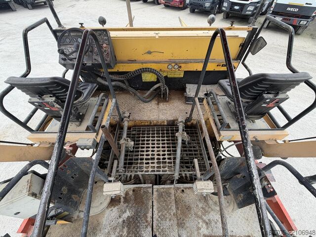 Wheeled asphalt paver Dynapac F121-6W