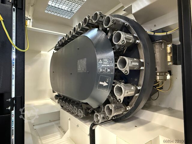 Universal machining center DMG MORI CMX 70 U