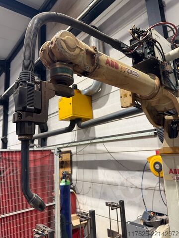 Industrial robot Lasrobot ABB  IRB2400L